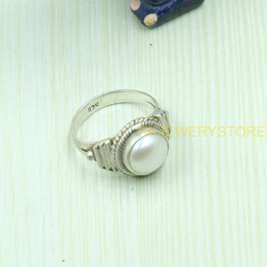 แหวนมุกธรรมชาติ เงินแท้ 925 แหวนทำมือสไตล์วินเทจ แหวนมุกทรงกลม เครื่องประดับโบโฮ ดีไซน์ไม่ซ้ำใคร ของขวัญสำหรับผู้หญิง - Product Image 2