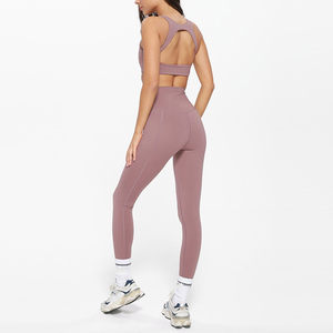 Conjunto de yoga para mujer: Sujetador deportivo con espalda hueca y leggings de cintura alta para gimnasio y deportes - Product Image 4
