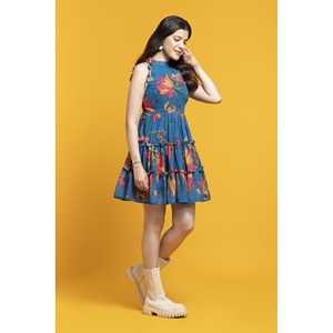 Vestido Largo Elegante con Estampado de Loto Azul, Diseño Único, Corte Holgado Informal, Disponible a Precio de Fábrica - Product Image 3