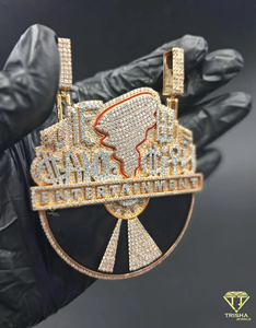 Pendentif Diamant CMK Entertainment Personnalisé, Style Hip Hop, Logo Médaille Givré, Bijou de Luxe Tendance - Product Image 1