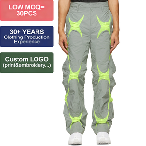 Pantalon de sport gris pour homme personnalisé avec bandes latérales vert néon, taille élastique, séchage rapide, coupe ajustée légère, idéal pour l'été - Product Image 1