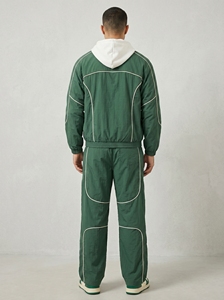 Chaqueta Cortavientos con Capucha para Hombre, Color Verde Sólido, Cierre de Cremallera, Estilo Deportivo, Material de Poliéster, Ropa de Otoño - Product Image 4