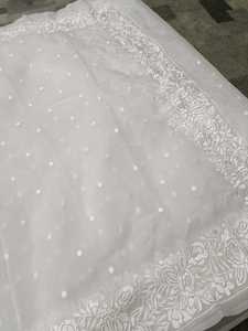 Sari en organza brodé vintage avec bordure florale, léger et transparent, de créateur, pour fêtes et mariages, tenue ethnique - Product Image 4