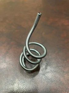 Resorte Metálico Flexible de 25 mm al por Mayor para Uso Profesional en Fontanería y Mecánica - Product Image 2