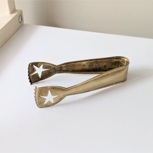 Pince à glaçons vintage moderne en laiton avec embout doré en forme d'étoile, pince à sucre pour bar et cuisine, en vente - Product Image 1