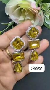 Pendientes de Lujo de Primera Calidad con Piedras Brillantes, Ideales para Fiestas, Pendientes de Diseño - Product Image 3