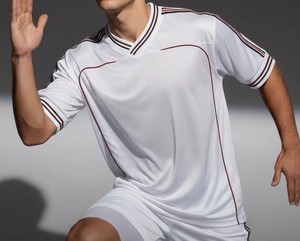 Conjunto de Uniforme de Fútbol Deportivo Personalizado para Otoño, Transpirable, Resistente al Viento, de Secado Rápido, Diseño Sólido 2 en 1, Ropa Deportiva para Equipos OEM - Product Image 1