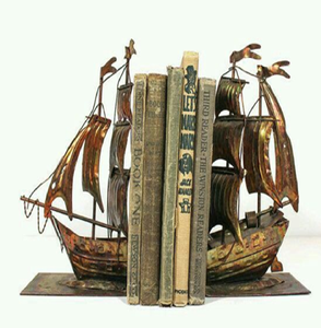 Porte-livres en bronze de style Art Déco, représentant des figures assises en train de lire, avec des reflets dorés subtils ; finition de qualité disponible à prix de gros. - Product Image 3