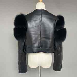 Nouvelle veste en cuir de mouton véritable noire à la mode, courte, avec fourrure de renard véritable, veste en cuir courte pour femmes - Product Image 3