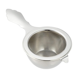 Neo Strainer, Vente en gros de produits japonais, Accessoire à thé en acier inoxydable, Facile à utiliser, Petite taille, Pour une tasse - Product Image 1