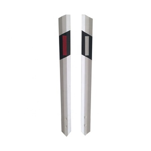 Différents délimiteurs de voie sont disponibles, avec couleurs et hauteurs de réflecteurs personnalisables, délimiteurs de type colonne et de type plaque. - Product Image 2