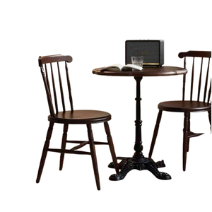 Silla de comedor clásica Windsor de madera oscura con respaldo de espiga, asiento redondo y patas torneadas; apta para uso en interiores o exteriores. - Product Image 2