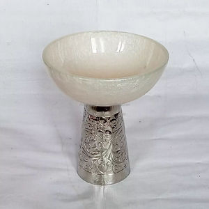 Cuenco para servir ensalada con diseño de remolino de resina blanca de lujo, cuencos de frutas ecológicos, vajilla sostenible con Base de Metal para negocios en casa - Product Image 1