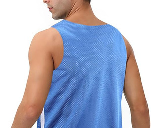 Uniforme de Baloncesto Personalizable para Hombre - Conjunto de Camiseta y Pantalones Cortos de Malla Transpirable Azul - Product Image 6
