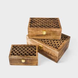 Boîte à bijoux en bois rectangulaire sculptée, design oriental, boîte de rangement à un seul niveau pour organiser, boîte décorative - Product Image 1