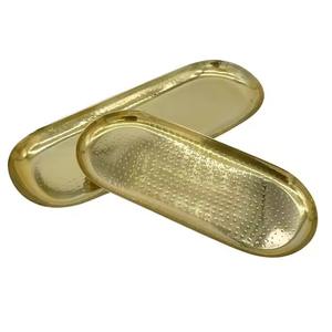 Plateau de service en métal de luxe avec une brillance radiante de haute qualité, écologique et durable pour les repas de mariage - Product Image 4