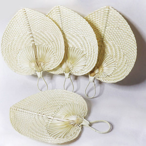 Éventails portatifs en bambou tressé de haute qualité, éventails décoratifs en feuilles de palmier - Product Image 1