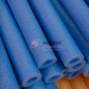 Isolation de tuyaux en mousse colorée de qualité supérieure – Tube en mousse à cellules fermées flexible pour la protection des tuyaux de chauffage/refroidissement (style « nouilles de piscine ») - Product Image 1