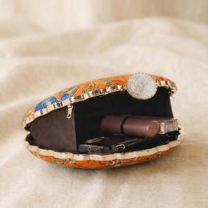 Bolso de Mano de Diseño con Bordado Étnico Floral Naranja Premium para Mujer, Ideal para Bodas y Ocasiones Especiales - Product Image 3