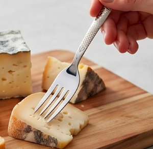 Ensemble de couverts modernes jetables en acier inoxydable, finition argentée, avec manche martelé, élégant, pour la maison, la cuisine, les fêtes et la table à manger - Product Image 4