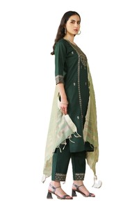 Ensemble Salwar Traditionnel pour Femme en Coton Viscose Rayonne Respirant et Doux pour la Peau avec Châle pour Tenue Décontractée Printemps-Été - Product Image 2