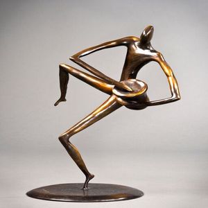 Sculpture moderne en aluminium coulé conçue pour sublimer l'aménagement intérieur avec un équilibre sculptural et une harmonie visuelle - Product Image 6