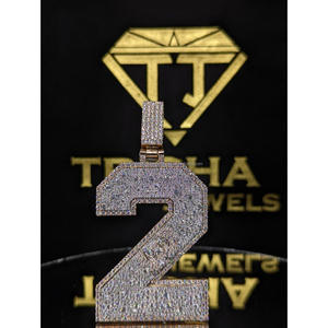 จี้เพชรโมอิสซาไนต์ดีไซน์เนอร์หมายเลข "2" ประดับเพชรเต็มตัว เงินแท้ 925 เครื่องประดับฮิปฮอป โดย Trisha Jewels - Product Image 1