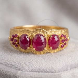 Beautiful Brass Gold Plated Ruby Quartz Cabochon Classic <b>Statement</b> <b>Ring</b> Oval Red Stone Side Accents Wholesale Jewelry Unisex - Product Image 2