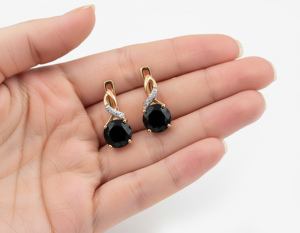Boucles d'oreilles pendantes en argent 925 plaqué or 18 carats avec accent en moissanite, bijoux classiques pour femmes - Product Image 3