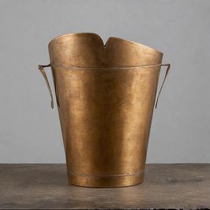 Contenedores de basura metálicos de estilo vintage de mediados de siglo, de 1896, adecuados para residuos pequeños y grandes. - Product Image 5