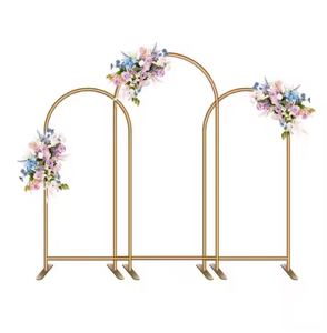 Arco Triple Dorado para Bodas, Soporte Metálico Redondo para Decoración Floral, Ideal para Ceremonias, Escenarios y Eventos - Product Image 1