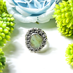 แหวนพลอยโอปอลเปรูแท้ทรงสวยทันสมัยประดับเงินแท้จาก Anvika Gems Jewels เหมาะสำหรับผู้หญิงในโอกาสครบรอบแต่งงานหรือหมั้น - Product Image 1