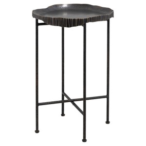 Mesa Auxiliar Irregular de Latón con Acabado Martillado, Diseño Bohemio, Artesanía Metálica Decorativa - Product Image 6