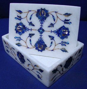 Boîte à bijoux rectangulaire en marbre, design unique fait main avec incrustation de nacre bleue, grossiste indien de boîtes à bijoux en marbre - Product Image 3