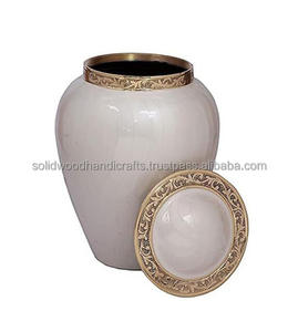 Urnas Funerarias Decorativas de Latón de Alta Calidad, Urnas Hechas a Mano para Hombres y Mujeres - Product Image 2