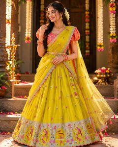 Tela de bordado de alta calidad con diseño floral elegante y lentejuelas para sari, lehenga, vestido de novia de lujo. - Product Image 3