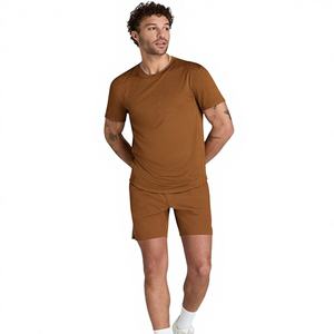 Ensemble de sport de tennis professionnel pour hommes, grande taille, séchage rapide, respirant, tenue d'entraînement athlétique légère et performante - Product Image 1