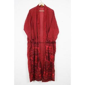 Kimono Japonés Vintage Hecho a Mano 100% Seda para Mujer, Estilo Bohemio con Estampado Floral, Kimono Largo de Lujo, Ropa de Dormir para Mujer - Product Image 1