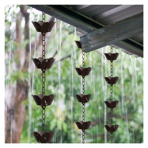 Chaîne de pluie en métal tendance avec coupelles décoratives pour espaces extérieurs - Product Image 3