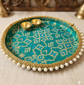 Hermoso juego de thali para puja de diseño Jaipurios, plato decorativo para pooja con estampado bandhej y borde de perlas, regalo festivo de Rakhi. - Product Image 1
