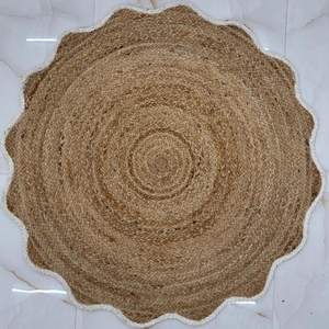 Tapis rond bohème en jute tissé à la main, bord festonné, tapis tressé en fibres naturelles, décoration rustique chic pour la maison - Product Image 1