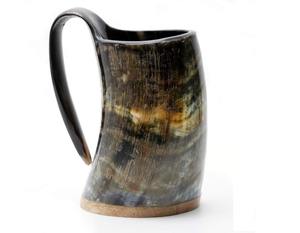 Authentique Chope à Bière en Corne de Buffle Naturelle Faite à la Main, Style Viking Médiéval - Product Image 1