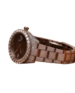 Montre de luxe personnalisée en or blanc et moissanite pour homme, cadran marron bicolore, idéale pour les mariages et les soirées. - Product Image 2