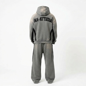 Conjunto deportivo de dos piezas para hombre, con sudadera con capucha gris con cremallera y bloques de color, y pantalones deportivos de pierna ancha. - Product Image 4