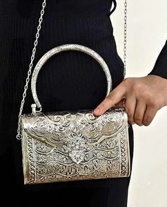 Bolso de Mano de Lujo en Metal Pulido con Cristales, Diseño Rectangular Hecho a Mano, Rani Industries RI706, Troquelado e Impresión, para Bodas y Fiestas - Product Image 2