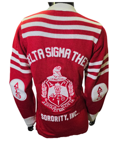 Cardigan brodé avec les initiales de la sororité Gamma Rho, col en V, manches longues, pull en tricot pour femme, rouge et blanc, poches boutonnées sur le devant - Product Image 2