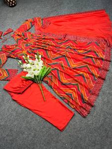 ชุดเดรสสีแดงสวยงามสำหรับงานปาร์ตี้ ทำจากผ้าชีฟองพิมพ์ลาย ทรงพอดีตัว ผลิตจากผ้าและเส้นด้ายคุณภาพสูง - Product Image 6