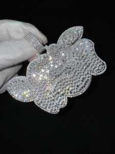 จี้เพชรโมอิสซาไนต์แบบกำหนดเอง VVS พร้อมสร้อยคอเงินแท้ 925 ประดับเพชรแบบ Iced Diamond สำหรับผู้ชาย สไตล์ฮิปฮอป พร้อมจี้ตัวอักษรชื่อ  ผ่านการทดสอบเพชร - Product Image 3