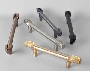 Poignée de porte en laiton Urban Edge, bouton en laiton au design épuré, quincaillerie en laiton de forme minimale, ensemble de poignées modernes en laiton - Product Image 1