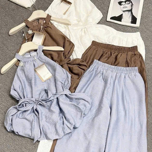 ชุดเซ็ตสองชิ้นผ้าฝ้ายสำหรับผู้หญิง สไตล์ลำลองใส่สบาย เหมาะสำหรับฤดูร้อน รีไซเคิลได้ ซักได้ บรรจุภัณฑ์แบบกำหนดเอง ผลิตในเวียดนาม - Product Image 1